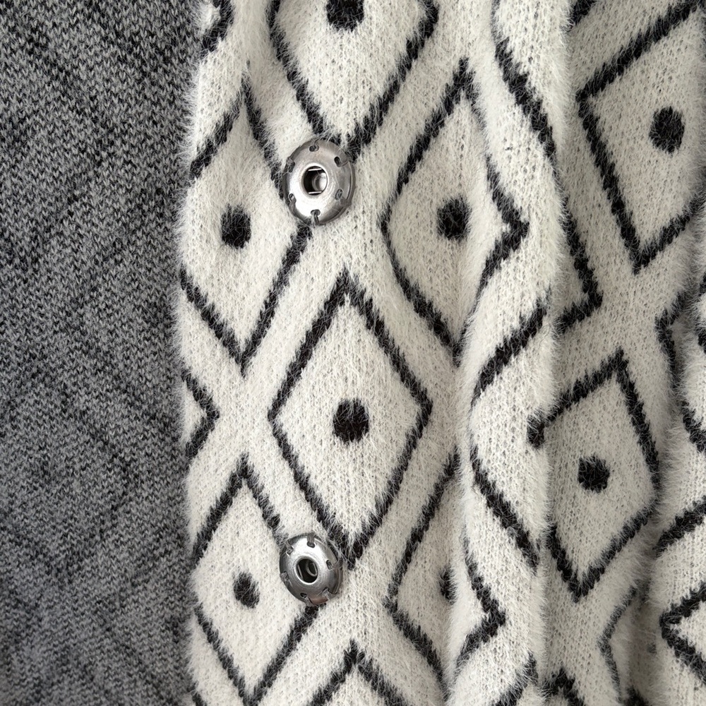 BY Design Cozy Geometric Sweater-Oversized - Picture 7 of 8